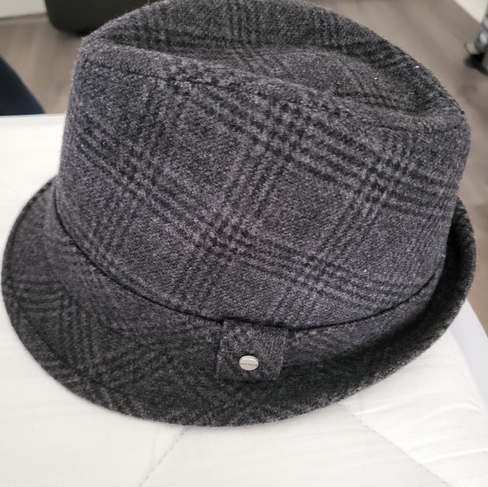 Hat - Picture 2 of 4